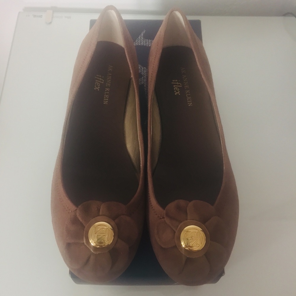 Anne Klein iflex AKPoodle Taupe Suede Flats